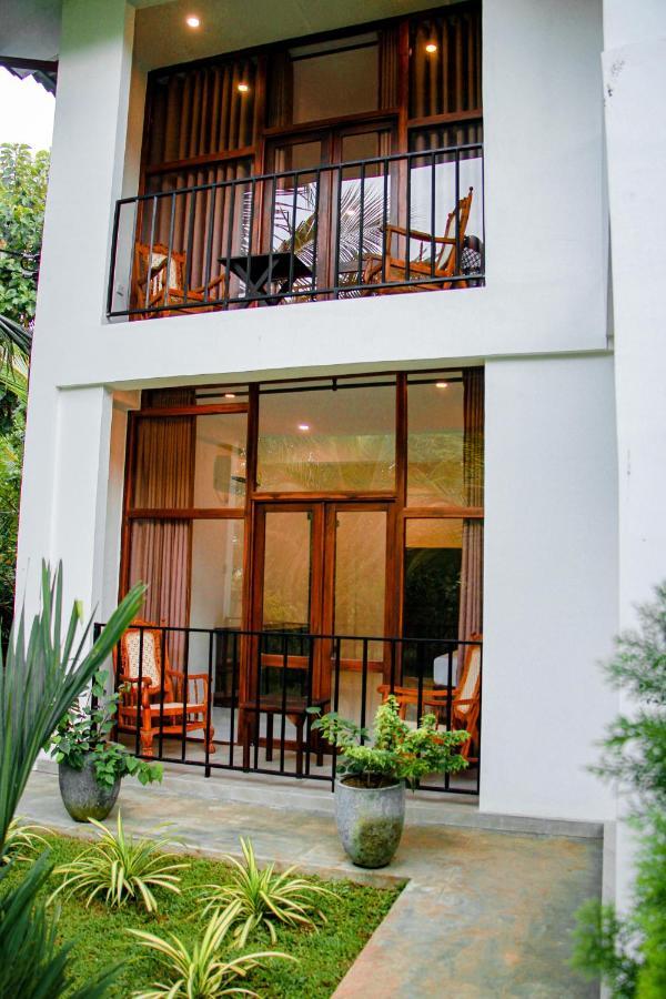 Manike Lodge 哈伯勒内 外观 照片