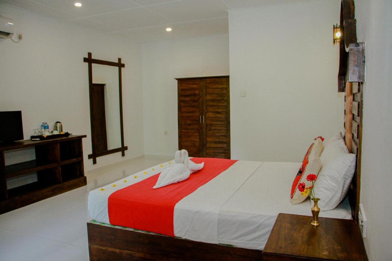 Manike Lodge 哈伯勒内 外观 照片