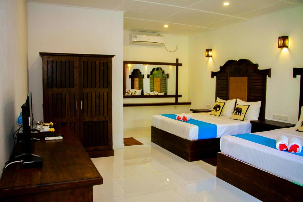 Manike Lodge 哈伯勒内 外观 照片